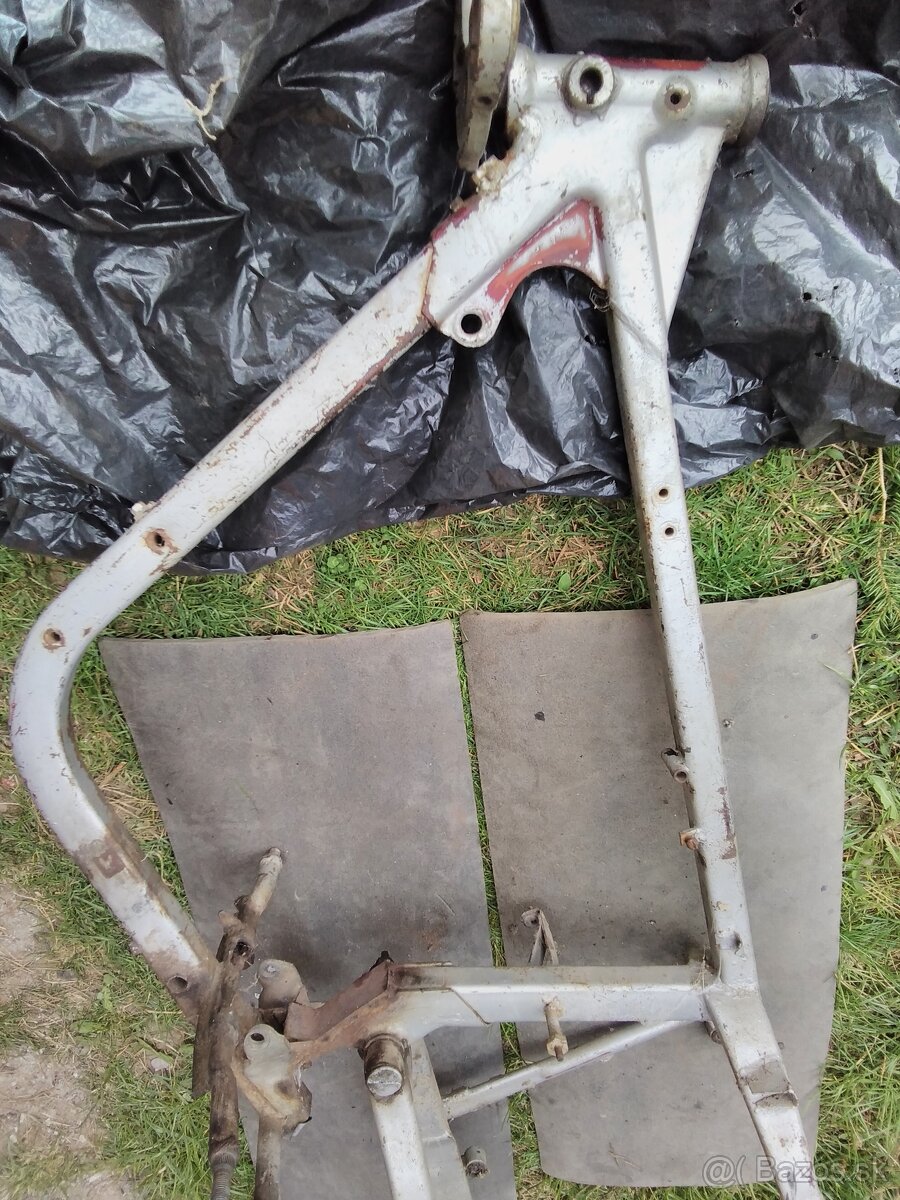 Jawa 250 353 CZ 250 559 panelka,kyvacka
