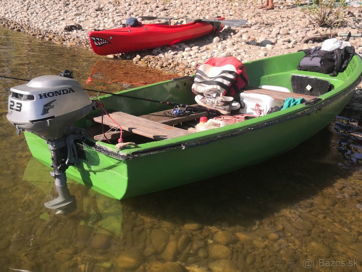 lodku MONIKA/laminat/ dlžka 3.60m+motor HONDA 2.3HP