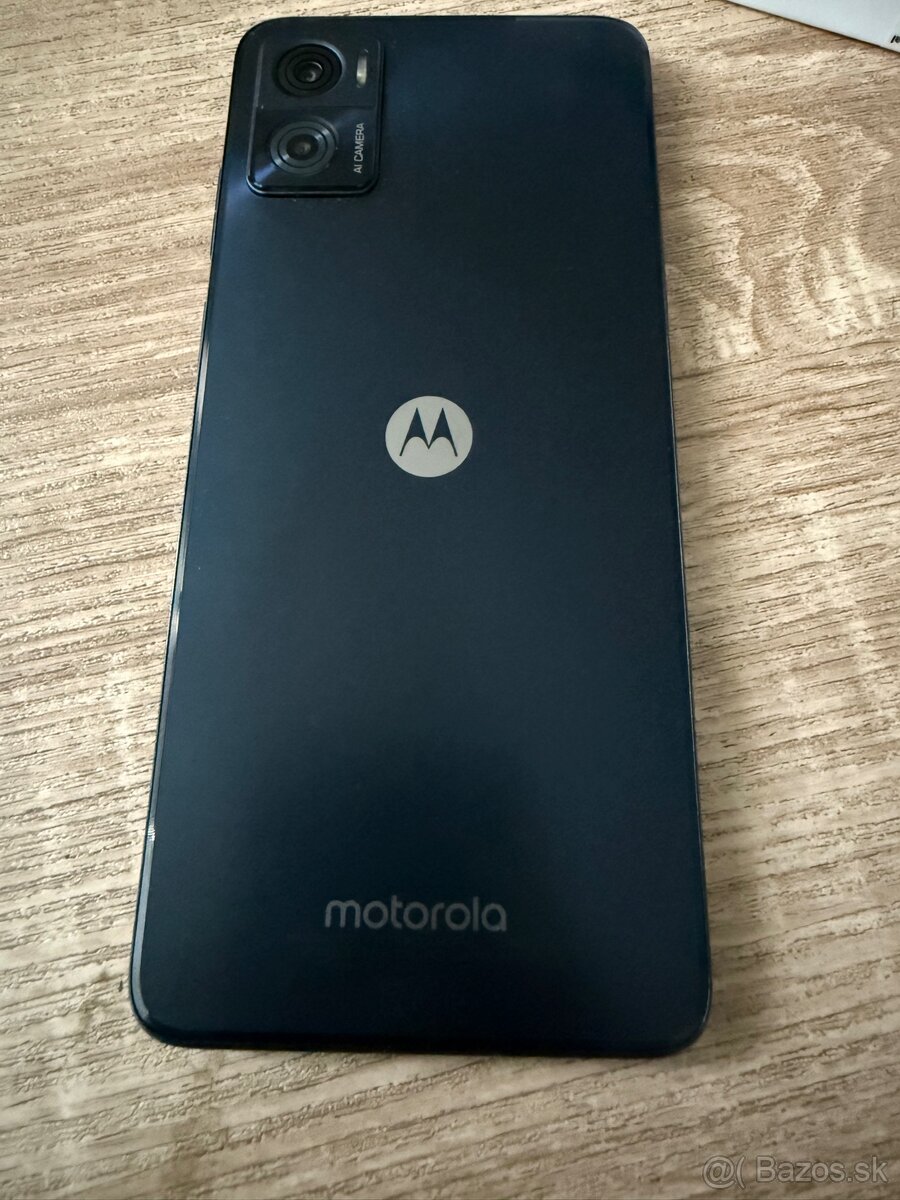 Predám Motorola Moto e22 – ako nová + ochranný kryt – 60 €