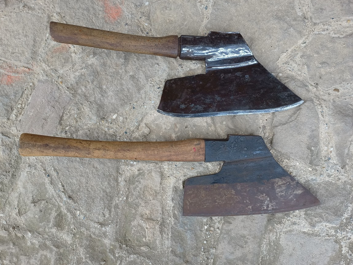 sekera,sekery,hoblík,nebožiec,staré náradie, topor  k31