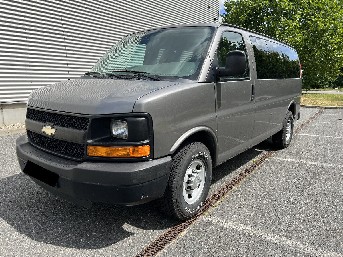 Chevrolet Express 6.0 V8, 1.majitel, 8 míst, 41 000 km
