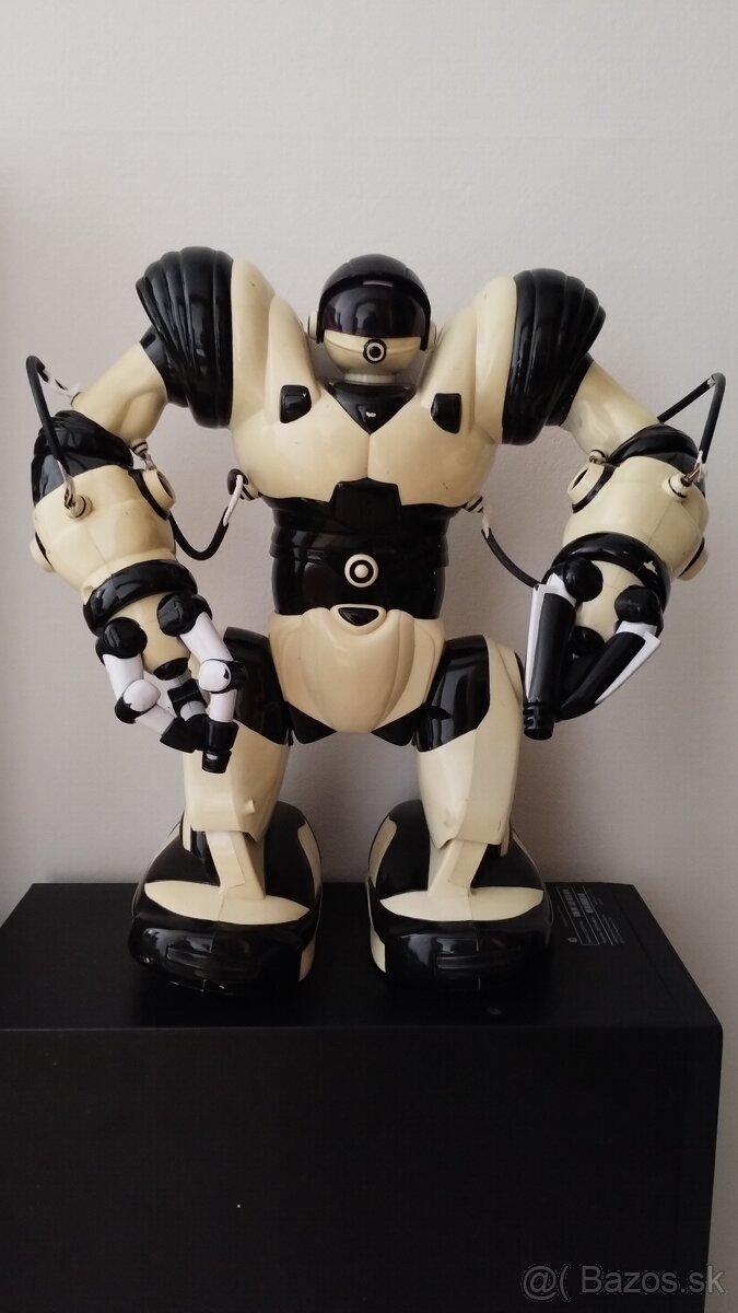 Predám robota Robosapien X