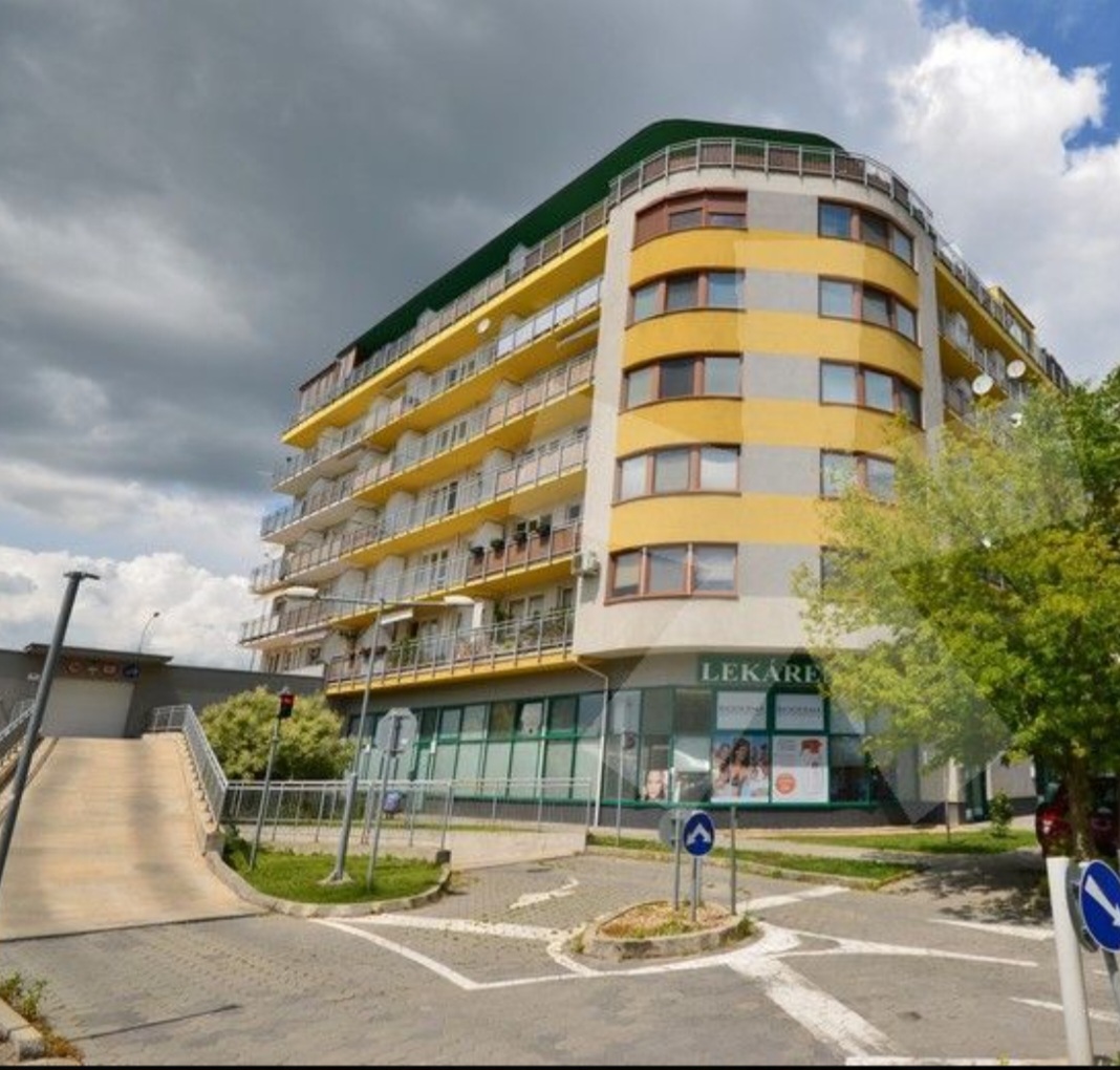 Prenajmem garážové státie.