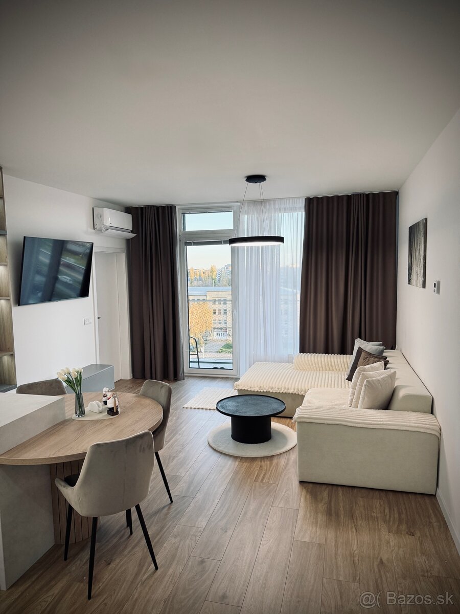 Nový,neobývaný a luxusne zariadeny 2 izbovy byt.