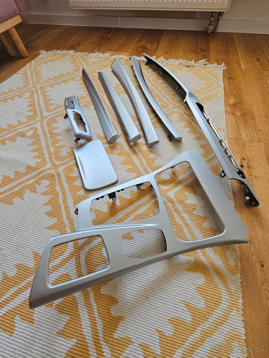 >>>hliníkový dekor - lišty - interiér BMW rad 5 mod. f10/f11
