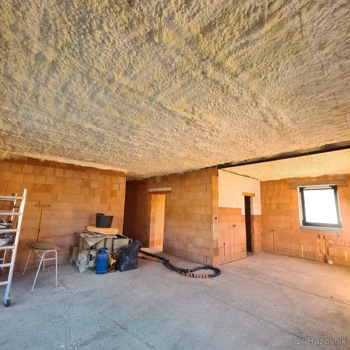 Striekana izolacia 14€/20cm/1m2