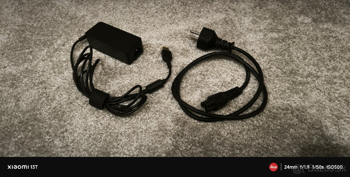 Nabíjačka na notebook