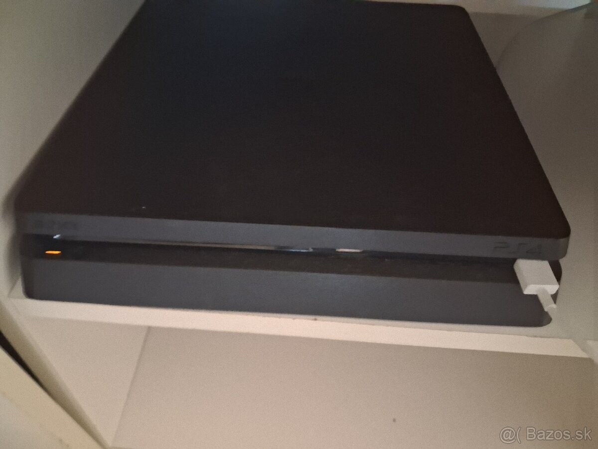 Predam malo mouzivanu PS4 slim