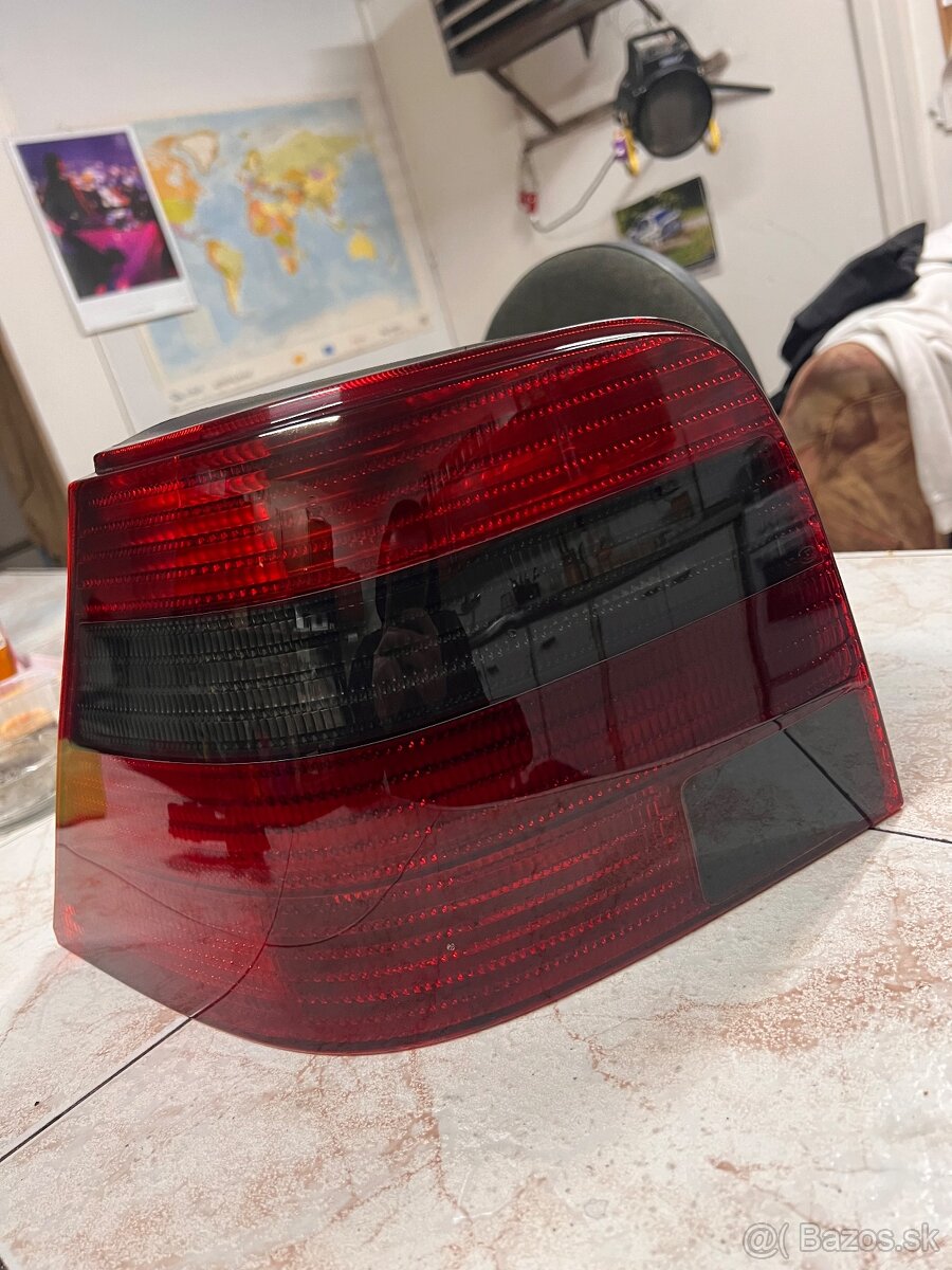 Zadné svetla golf 4 r32