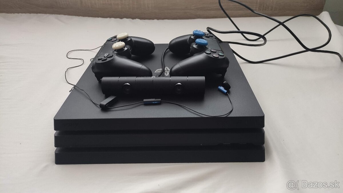 PS4 Pro + príslušenstvo a hry