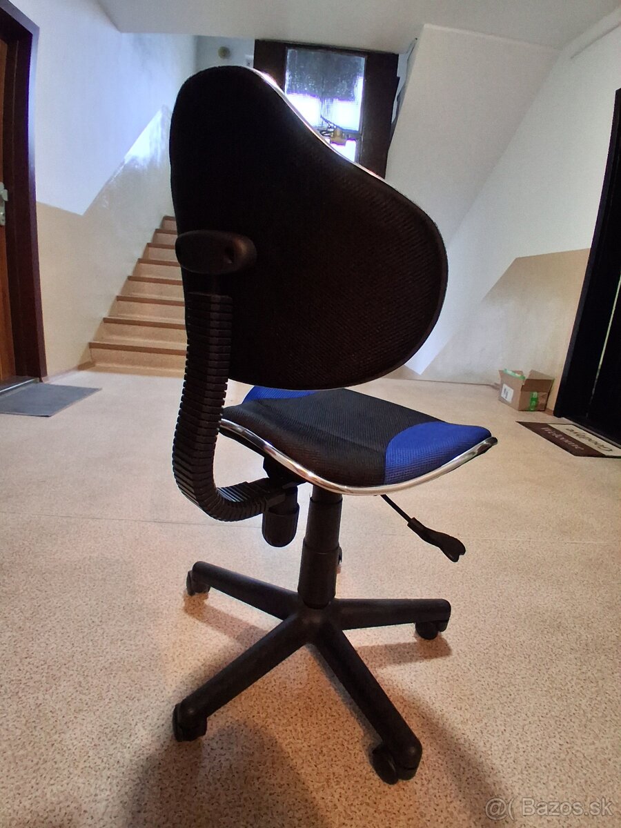Detská stolička k počítaču
