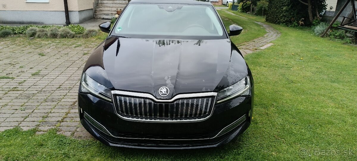 Skoda Superb Combi iV 1.4 TSI hybrid