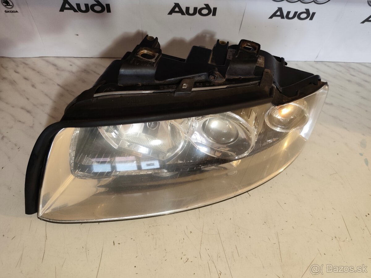 Svetlo audi a4 b6
