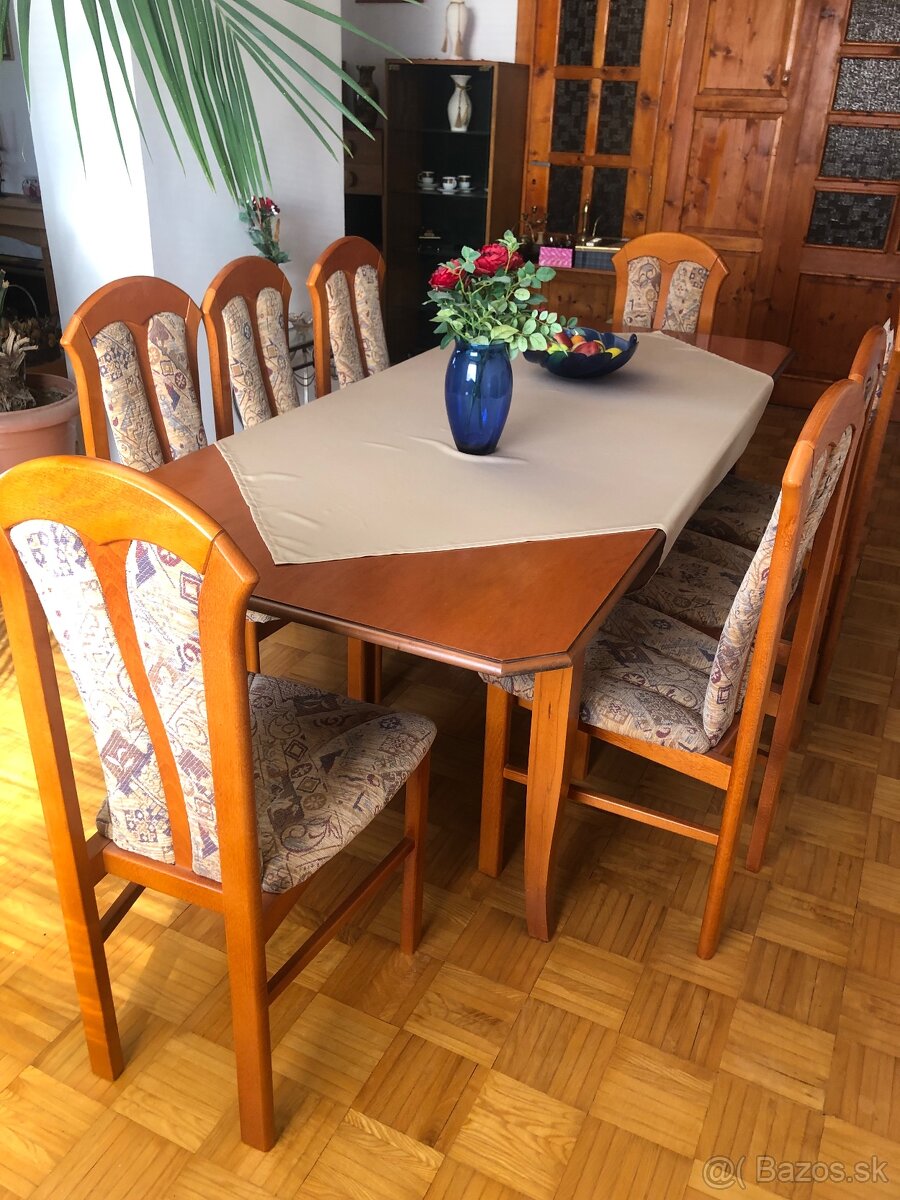 Jedálenský stôl +6 stoličiek