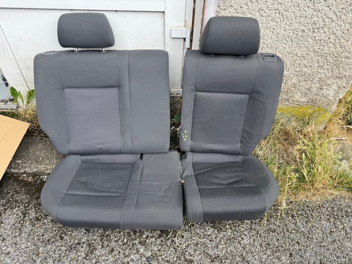 Zadné sedadla VW Polo