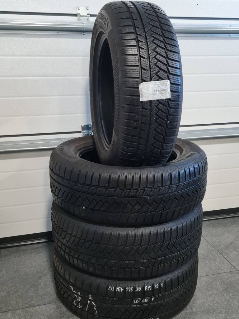 4x Continental 225/60 R17 99H Zimné pneumatiky.