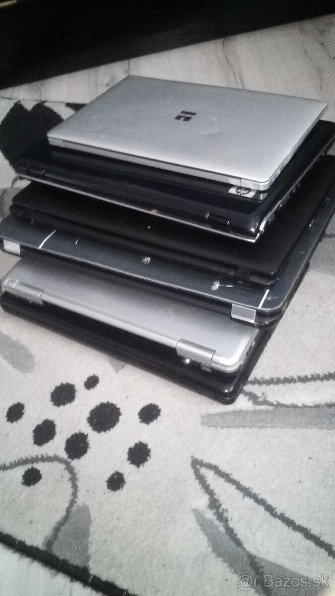 Notebooky na náhradné diely bez nabijačky