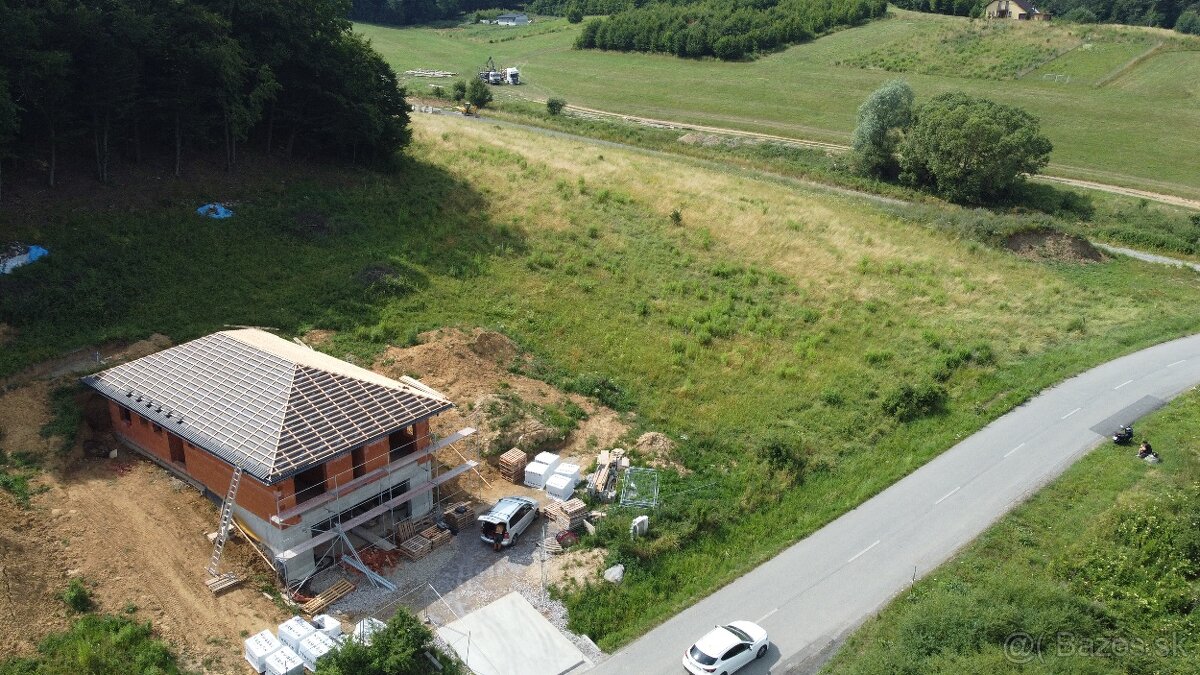 Priestranný pozemok na výstavbu RD V. Šariš- Kanaš