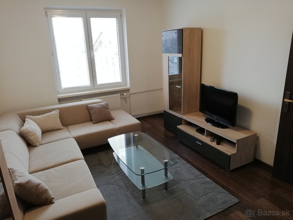 NA PRENÁJOM 2 IZBOVÝ BYT, STARÉ MESTO