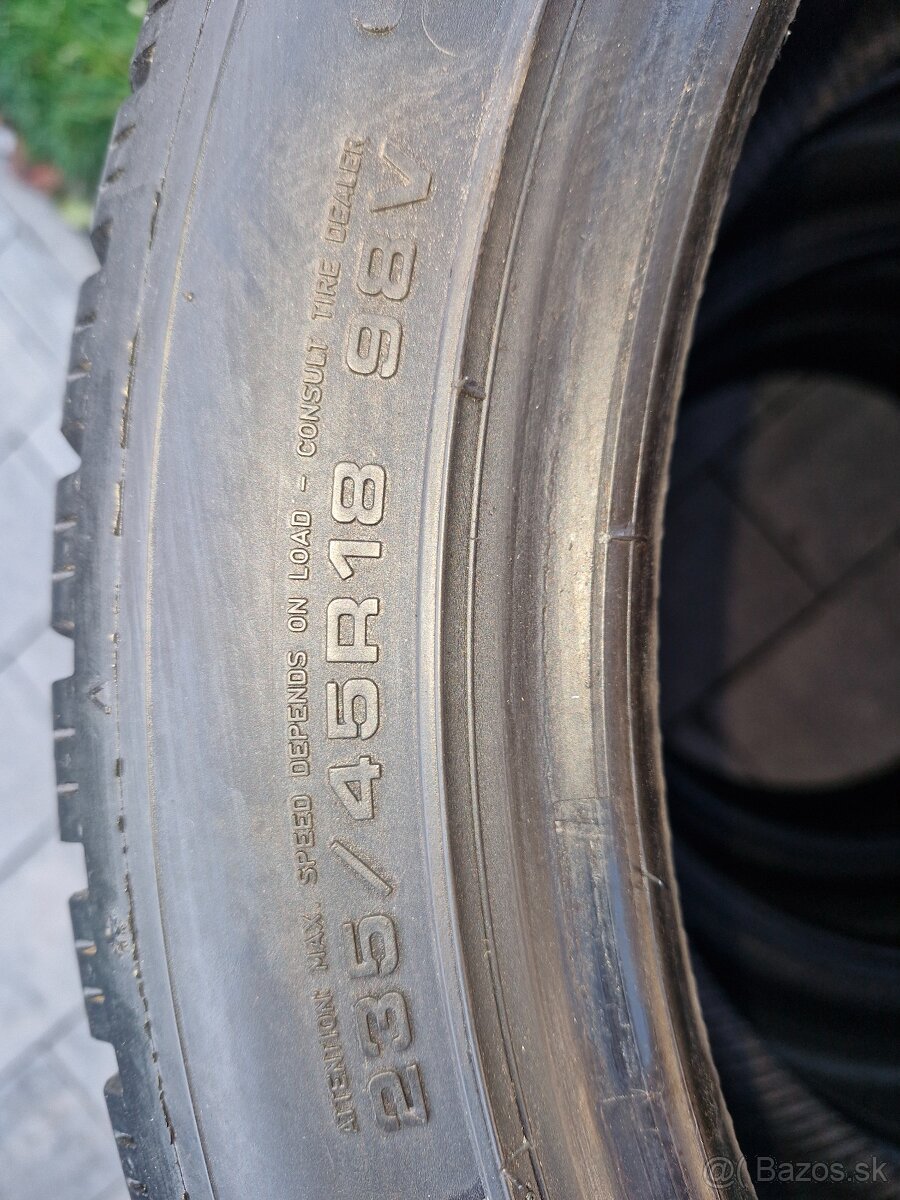 Predam zimne pneu Dunlop Winter Sport 5