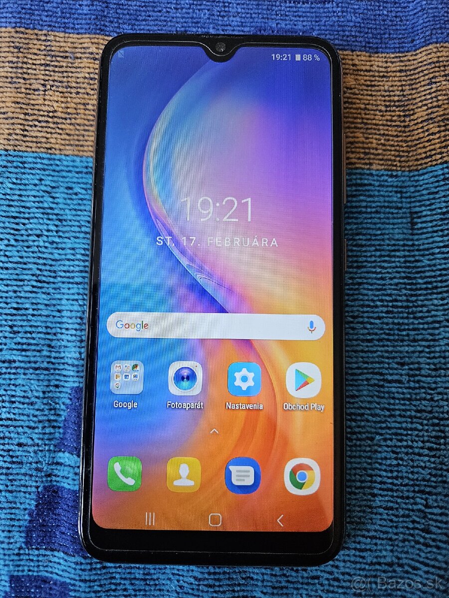 Predám mobilný telefón