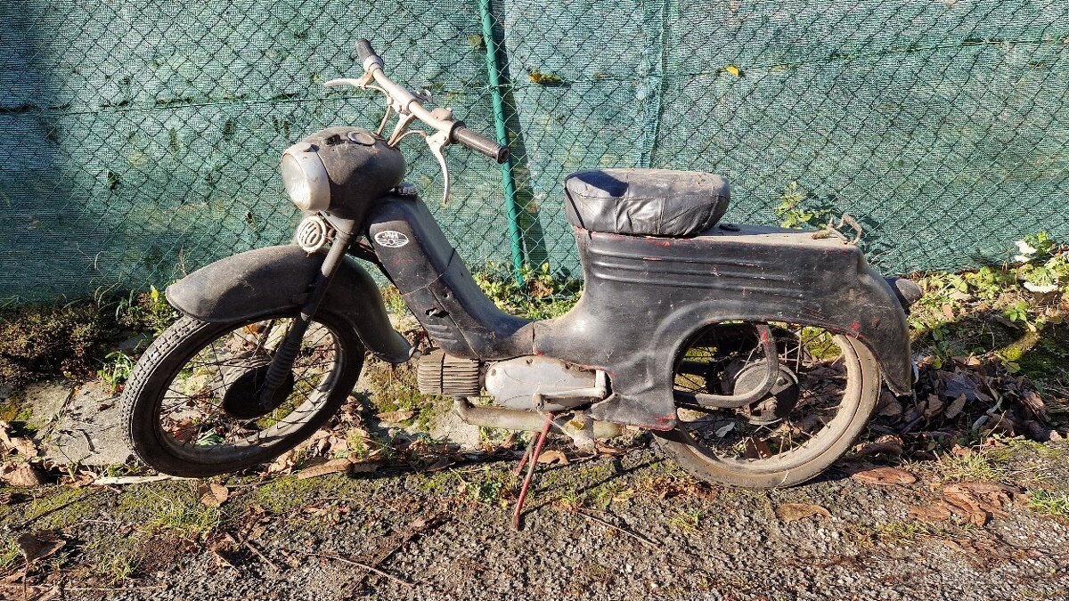 Jawa Pionier typ 555 - čierna farba