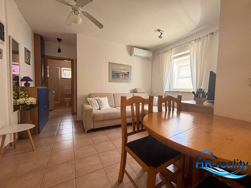 ☀NOVALJA (HR) -  2-izbový apartmán 45 m2 s terasou v 2.rade 