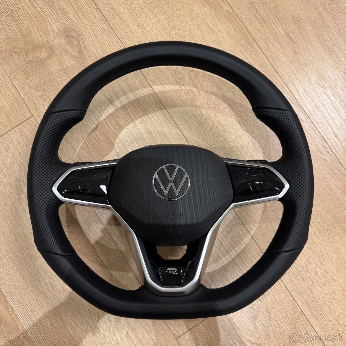Predám volant s perform. kožov na VW passat a iné modely