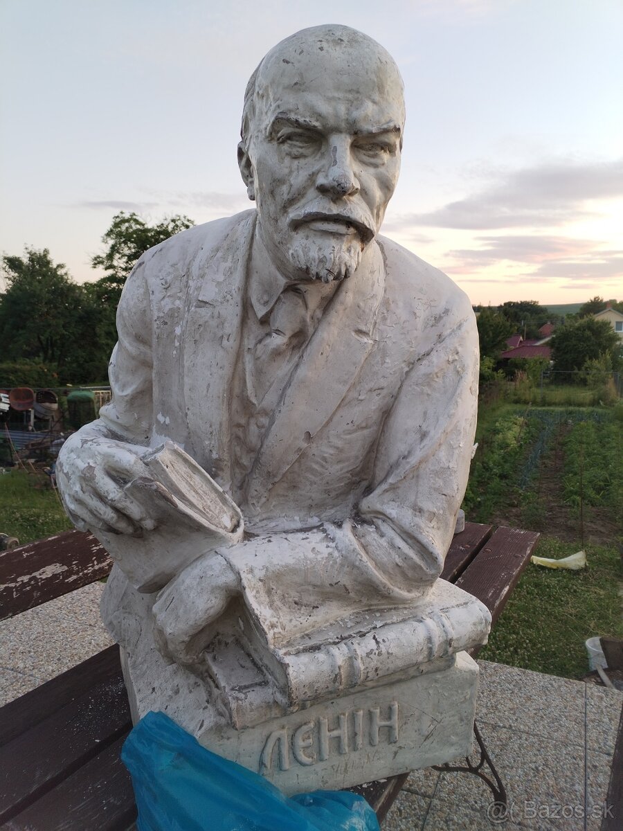 Busta Lenin+ mix veci