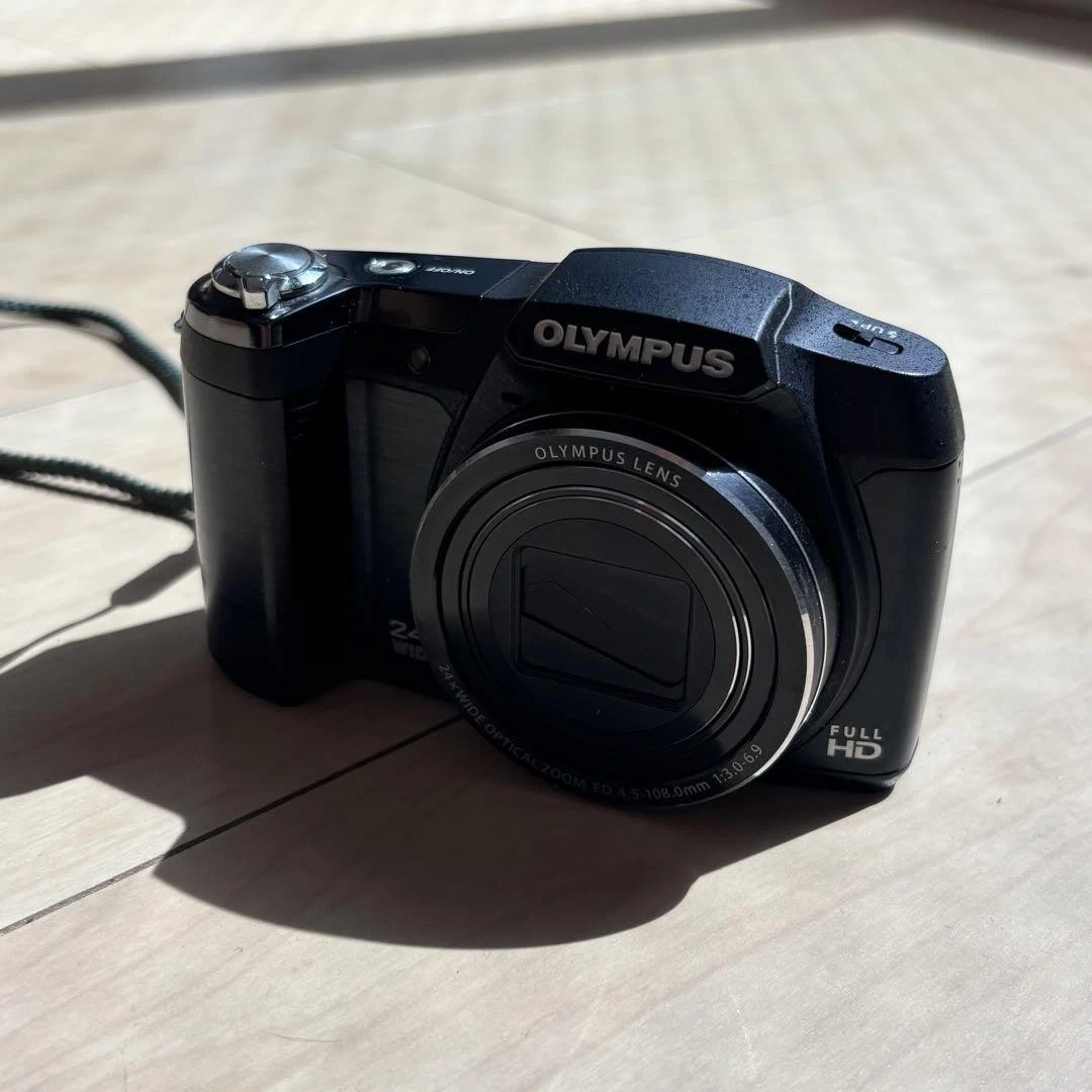 Olympus SZ-16 Black - kompaktný ultrazoom