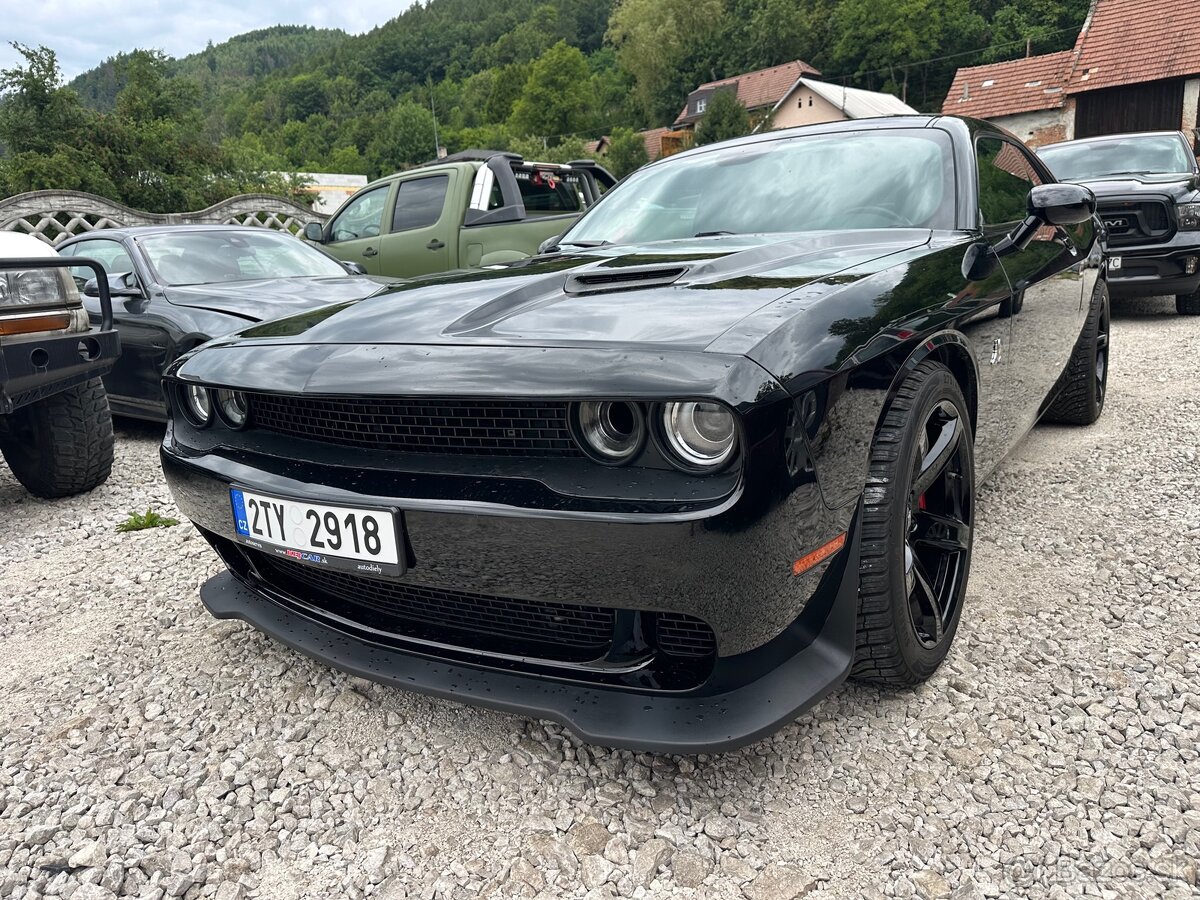 2017 Dodge Challenger SRT 6,4 V8 MANUAL MAX Vybava