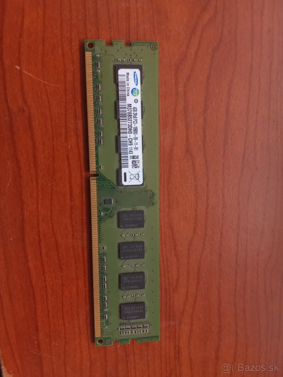 1x 4GB RAM