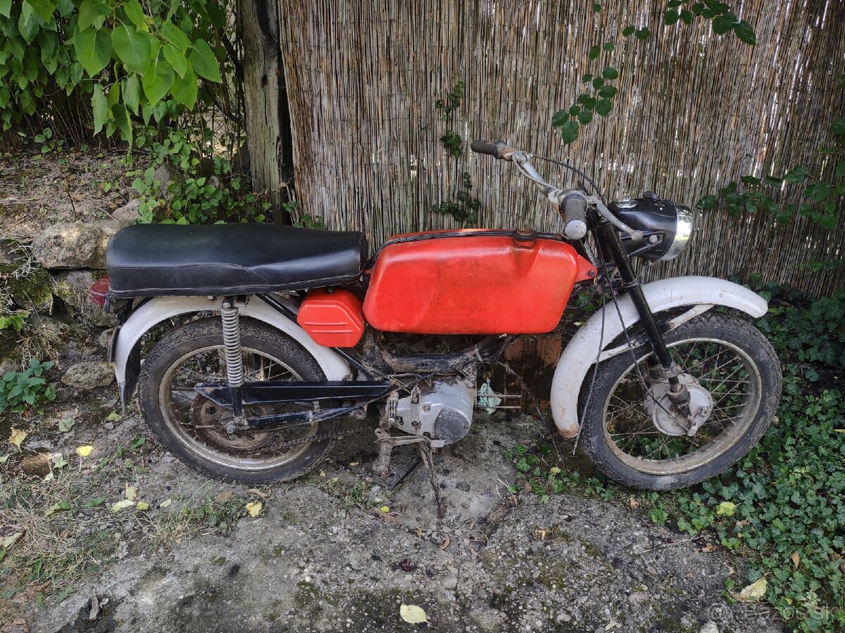 Jawa 23 mustang