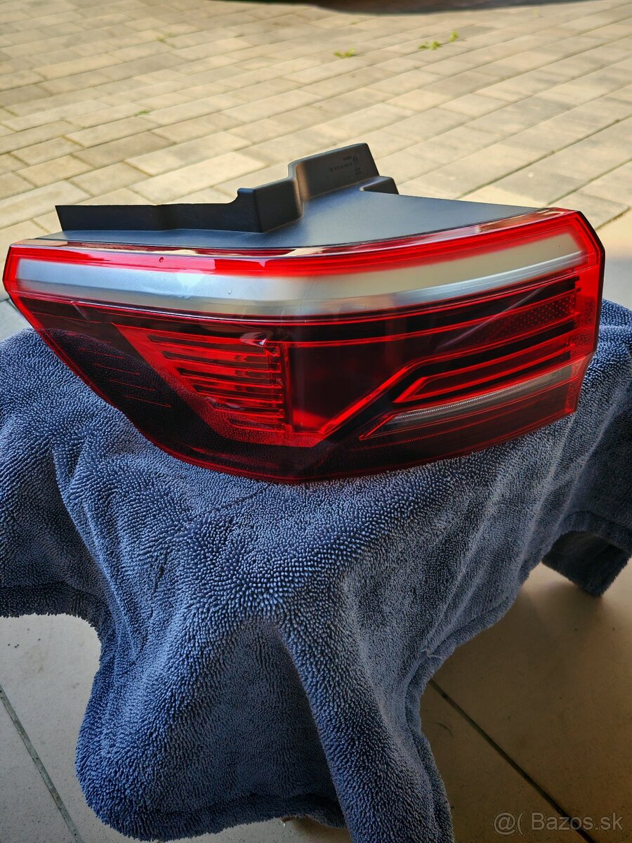 Predám zadné ľavé svetlo VW Multivan T7