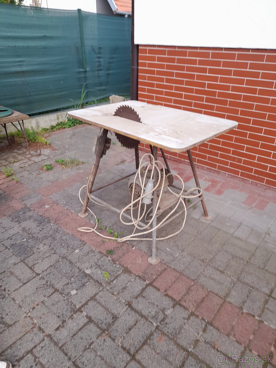 Stolový cirkular