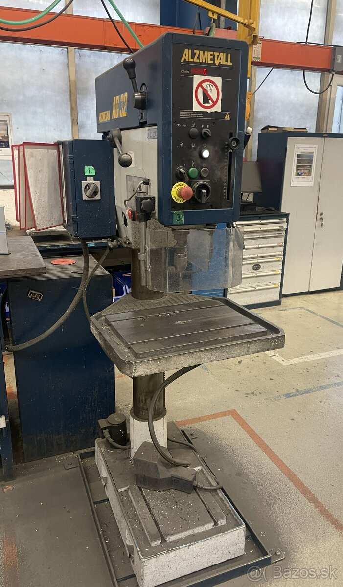 Vŕtačka stĺpová AB 32