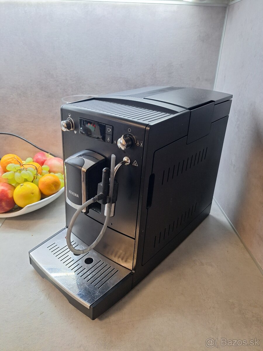 Kavovar Nivona NICR 520
