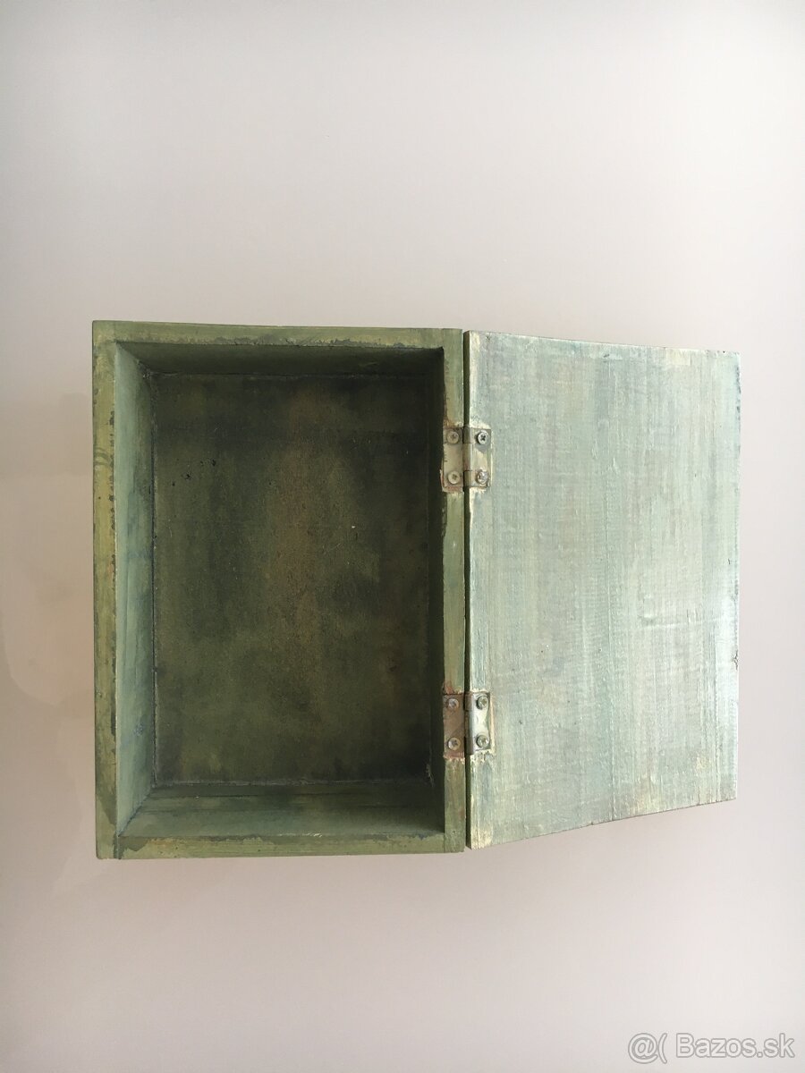 predam rucne malovanu krabiku na detske poklady