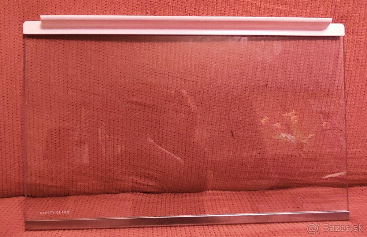 Sklenená polica do chladničky