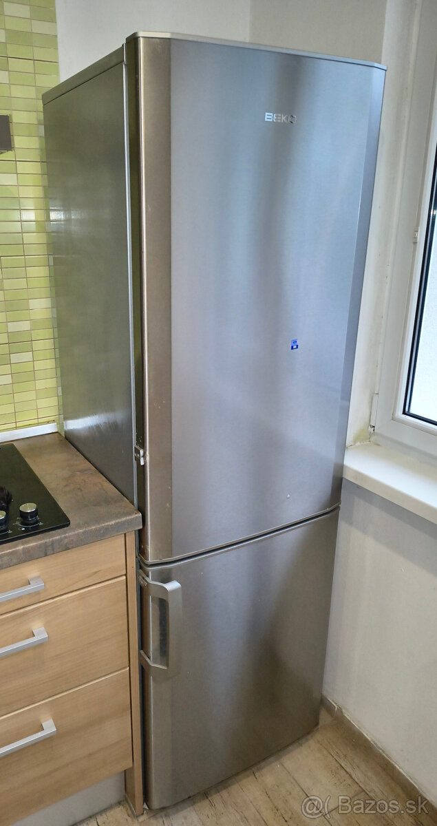 Predám chladničku Beko CS 234020X