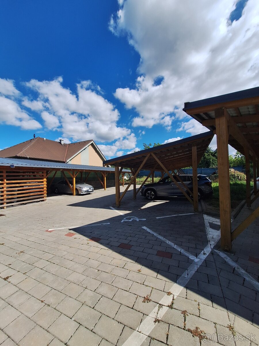 Parkovacie miesto Pezinok - Sever
