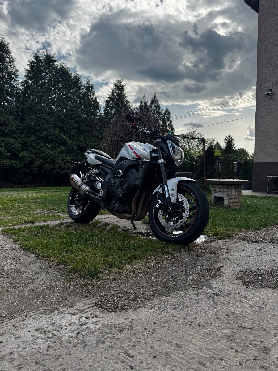Yamaha fz1 110kw,r.v. 2010, akrapovič