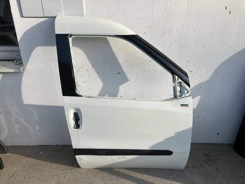 FIAT DOBLO II 2010- PRAVÉ PREDNÉ DVERE
