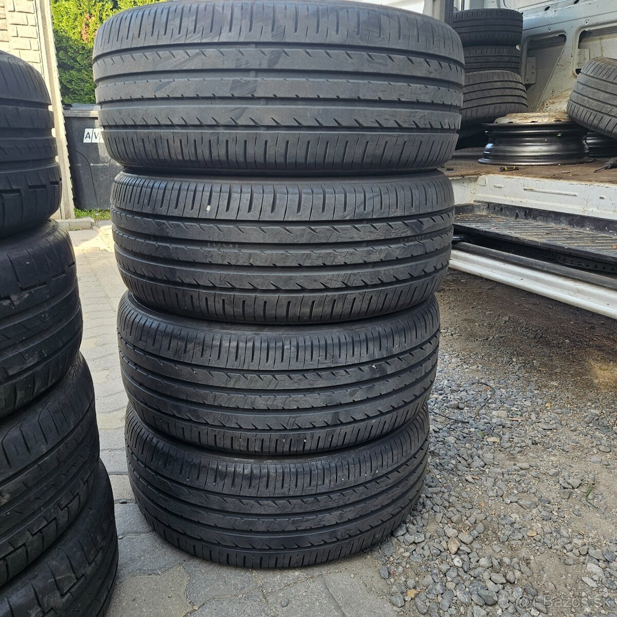 215/50 r18 Toyo
