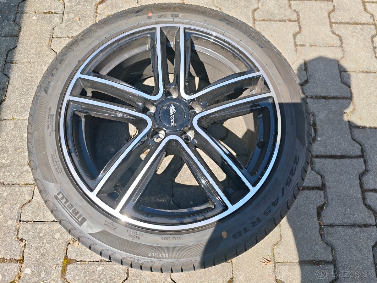 NOVÉ-Letné Pirelli 225/45R18 95Y POWERGY+18´´ALU disky