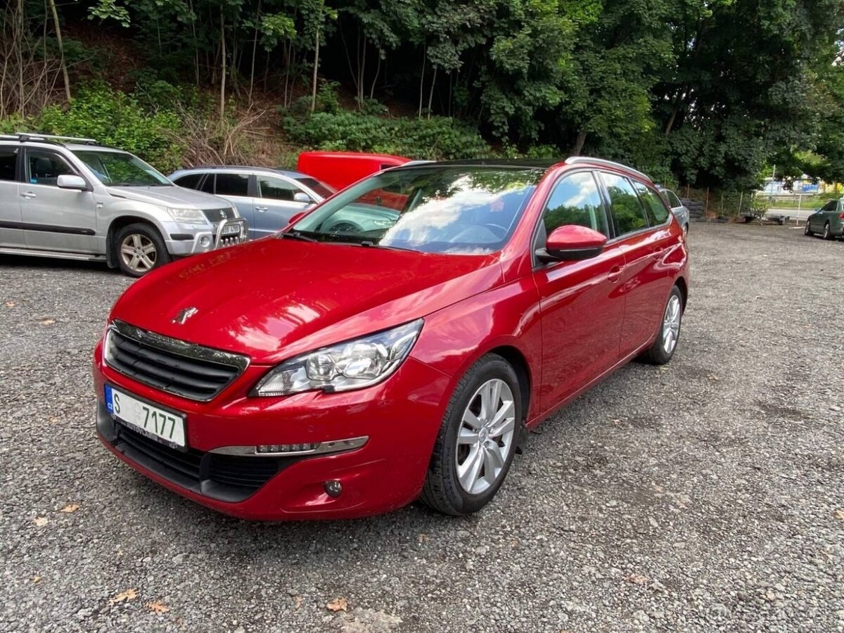 Peugeot 308 Combi 1.2 96kW automat panorama 2015 110tkm