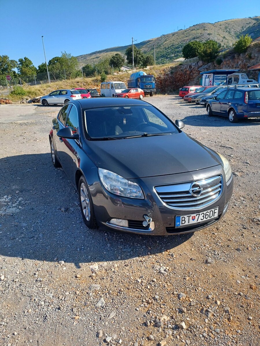 Prodam insignia pokazeny motor