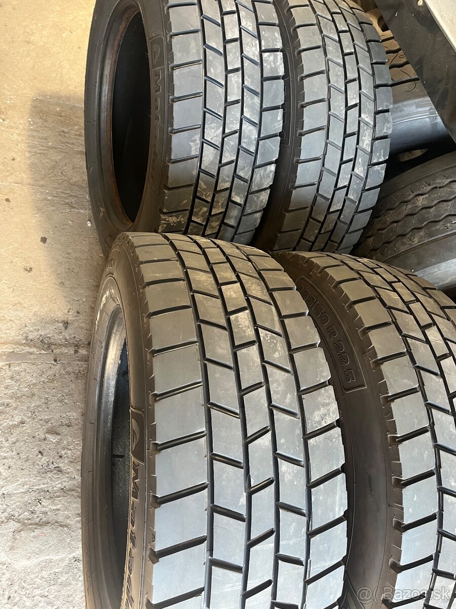 295/60R22,5 Predám