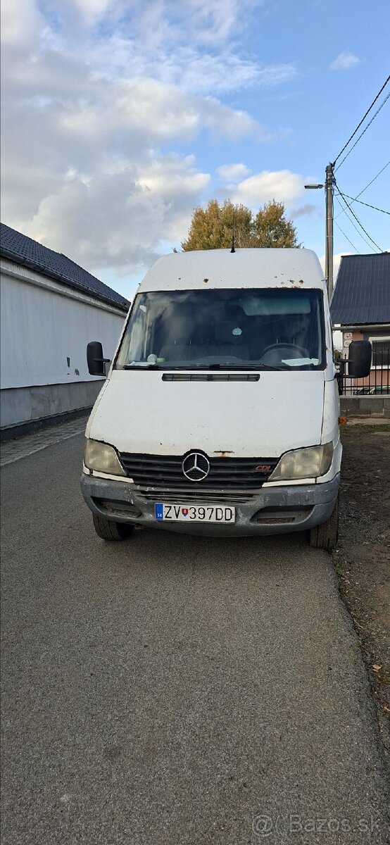 Predam mercedes benz sprinter rok 2002 motor 2.2 95kw