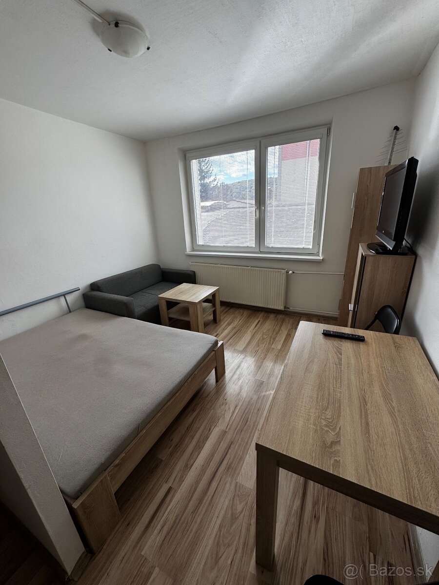 Prenájmem garsónku v Stropkove